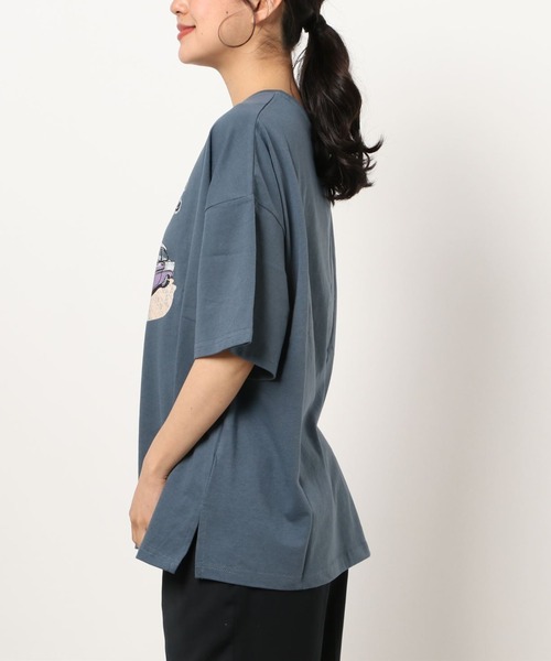 SPINNS（スピンズ）の「【ゆったりシルエット】古着風CARデザイン 半袖Tシャツ（Tシャツ/カットソー・レディース・ブルー/ナチュラル/スミクロ・ONESIZE）」の5枚目の写真