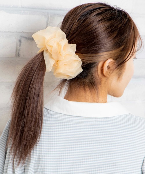 WEGO（ウィゴー）の「WEGO/透けビッグシュシュ（シュシュ・レディース・ベージュ/パープル/ブラウン/グレー/オフホワイト/イエロー/オレンジ/グリーン/キャメル/ライトピンク/ブラック/ライトパープル/その他1・FREE）」の9枚目の写真