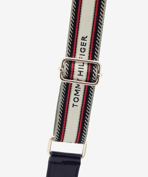 TOMMY HILFIGER（トミーヒルフィガー）の「オンライン限定ロゴショルダーバッグ（ショルダーバッグ・レディース・ネイビー・FREE）」の7枚目の写真