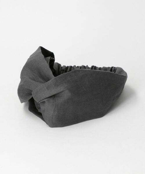 green label relaxing(グリーンレーベルリラクシング)の「SC リネン 無地 クロス ターバン(ヘアバンド・レディース・グレー/オフホワイト/モカ・FREE)」の2枚目の写真