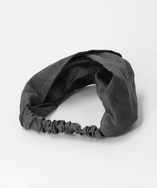 green label relaxing(グリーンレーベルリラクシング)の「SC リネン 無地 クロス ターバン(ヘアバンド・レディース・グレー/オフホワイト/モカ・FREE)」の4枚目の写真