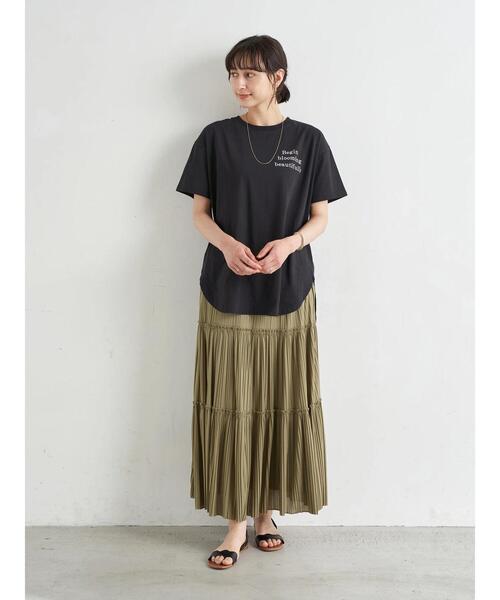 earth music&ecology（アースミュージックアンドエコロジー）の「Being blooming ビッグチュニック ＊（Tシャツ/カットソー・レディース・ブラック/オフホワイト・FREE）」の5枚目の写真