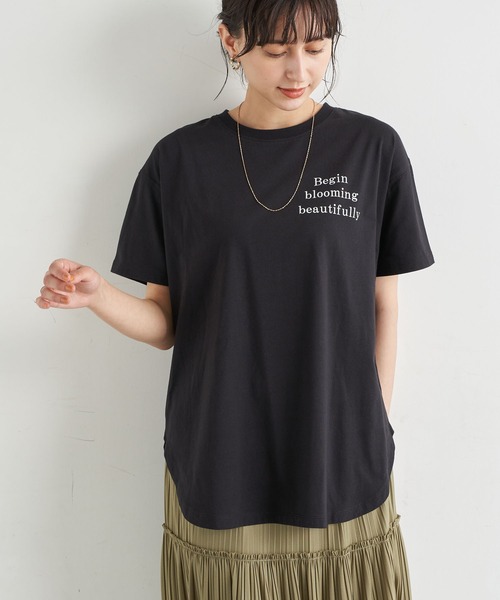 earth music&ecology（アースミュージックアンドエコロジー）の「Being blooming ビッグチュニック ＊（Tシャツ/カットソー・レディース・ブラック/オフホワイト・FREE）」の2枚目の写真