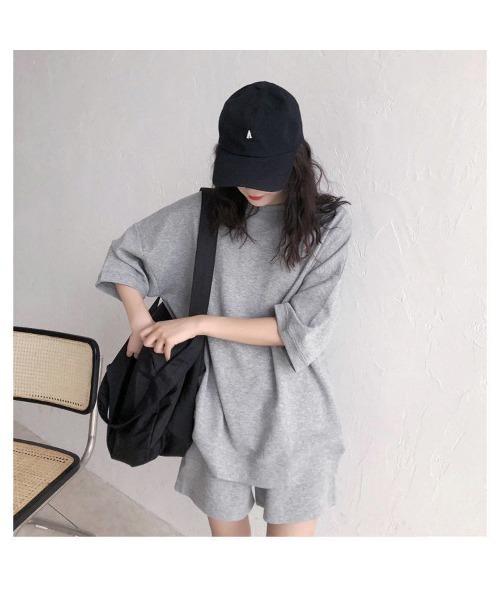 ショートパンツ+トップス2点セットのルームウェア セットアップ