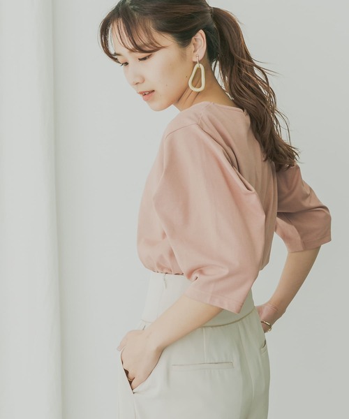 KBF+(ケービーエフプラス)の「KBF+ 袖タックTシャツ(Tシャツ/カットソー・レディース・ブラック/オレンジ系その他/オフホワイト・ONE)」の4枚目の写真