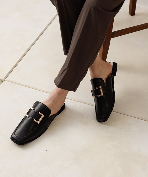 COLONY 2139(コロニートゥーワンスリーナイン)の「【マカロンFoot】スクエアバックルスリッパローファー(サンダル・レディース・ライトグレー/ブラック・23.5cm/24.5cm)」の7枚目の写真