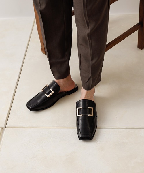 COLONY 2139(コロニートゥーワンスリーナイン)の「【マカロンFoot】スクエアバックルスリッパローファー(サンダル・レディース・ライトグレー/ブラック・23.5cm/24.5cm)」の6枚目の写真