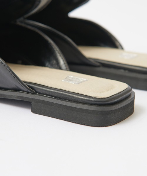 COLONY 2139(コロニートゥーワンスリーナイン)の「【マカロンFoot】スクエアバックルスリッパローファー(サンダル・レディース・ライトグレー/ブラック・23.5cm/24.5cm)」の18枚目の写真