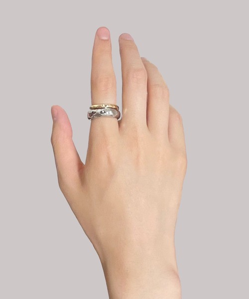 FACTOTUM（ファクトタム）の「【ファッションインフルエンサーatsushi19901222×FACTOTUM】3連ブラスリング（リング・メンズ・ゴールド/シルバー・MEDIUM/LARGE）」の12枚目の写真