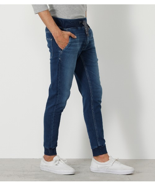 AZUL by moussy（アズールバイマウジー）の「DOBBY DENIM SLIM JOGGER /ドビーデニムスリムジョガー（デニムパンツ・メンズ・ブルー/ブラック・SMALL/X-SMALL/X-LARGE/LARGE/MEDIUM）」の4枚目の写真