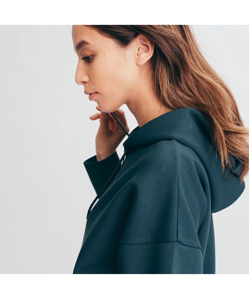 AIGLE(エーグル)の「ツイルスエット リラックスパーカ(パーカー・レディース・ダークグリーン/ヘザーグレー・S/M)」の15枚目の写真