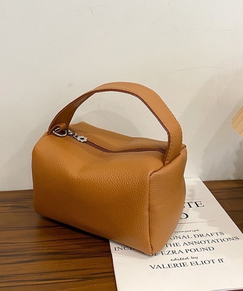 LAC-VERT(ラック・ヴェール)の「PUレザーミニボストンバッグ(ハンドバッグ・レディース・イエロー/ベージュ/ブラック/オレンジ/シャンパン/パープル/サーモンピンク/ベビーピンク/ホワイト/グリーン/ライトピンク/ブラウン・FREE)」の4枚目の写真