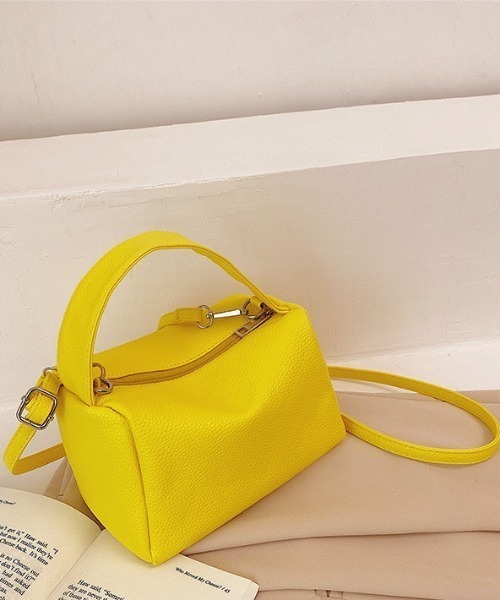 LAC-VERT(ラック・ヴェール)の「PUレザーミニボストンバッグ(ハンドバッグ・レディース・イエロー/ベージュ/ブラック/オレンジ/シャンパン/パープル/サーモンピンク/ベビーピンク/ホワイト/グリーン/ライトピンク/ブラウン・FREE)」の8枚目の写真