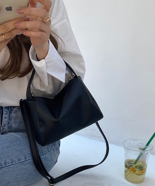 LAC-VERT(ラック・ヴェール)の「PUレザーミニボストンバッグ(ハンドバッグ・レディース・イエロー/ベージュ/ブラック/オレンジ/シャンパン/パープル/サーモンピンク/ベビーピンク/ホワイト/グリーン/ライトピンク/ブラウン・FREE)」の20枚目の写真