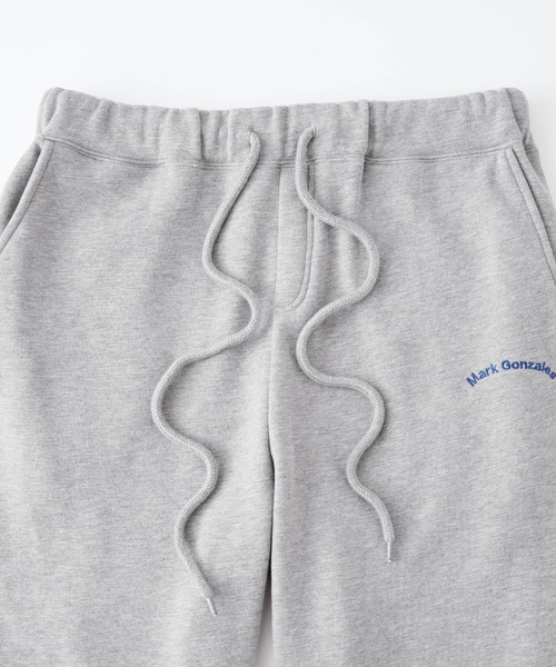 Mark Gonzales（マーク・ゴンザレス）の「【セットアップ】Mark Gonzales/マークゴンザレス MONO-MART別注 裏起毛 アーチロゴ刺繍 ビッグシルエットプルオーバーパーカー＆バルーンスウェットパンツ（パーカー・メンズ・ブラック/ダークネイビー/グリーン/ダークベージュ/ブルー/杢グレー・L/M）」の21枚目の写真