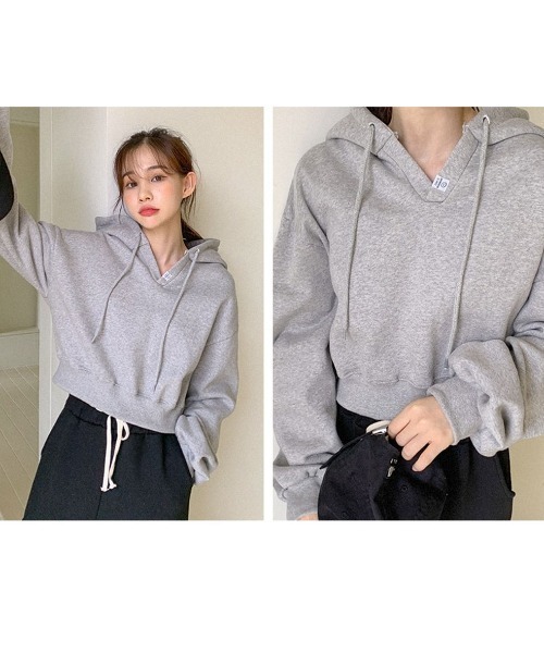 muahmuah(ムーアムーア)の「A'GEM/9 × .kom『muah muah/ムーアムーア』MUAH POINT CROP HOODIE/ワンポイント クロップド丈プルオーバーパーカー(パーカー・レディース・アイボリー/グレー/ブラック・FREE)」の8枚目の写真
