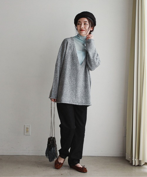 feepur(フェピュール)の「《ウォッシャブル》深Vネックオーバーニット(ニット/セーター・レディース・ブラック/オフホワイト/グリーン/杢グレー・MEDIUM)」の14枚目の写真