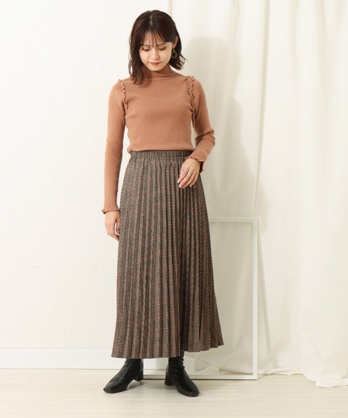 libelle more（リベル モア）の「12Gスフレニット　ハイネックメローニット（ニット/セーター・レディース・ブラック/ラベンダー/ベージュ/オレンジ/マスタード・M/L）」の11枚目の写真