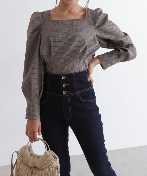 FREE'S MART（フリーズマート）の「◇スクエアネック短丈ボリュームスリーブブラウス（シャツ/ブラウス・レディース・ブラック系その他/ベージュ系その他/レッド系その他/グリーン系その他・FREE）」の4枚目の写真