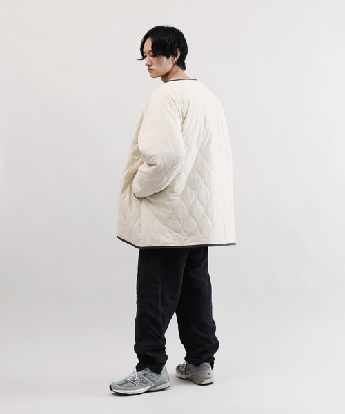 Mark Gonzales（マーク・ゴンザレス）の「Mark Gonzales / マークゴンザレス 別注 コラボ リバーシブル M-65 中綿 キルティングジャケット（ミリタリージャケット・メンズ・ブラック系その他/グレー系その他/グリーン系その他・MEDIUM/LARGE/X-LARGE）」の4枚目の写真