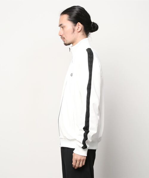 FRED PERRY（フレッドペリー）の「Tonal Tape Track Jacket（ジャージ・メンズ・ホワイト・M/L/S）」の4枚目の写真