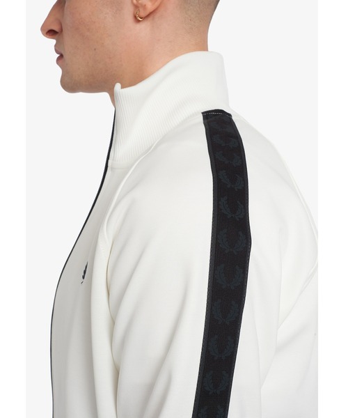 FRED PERRY（フレッドペリー）の「Tonal Tape Track Jacket（ジャージ・メンズ・ホワイト・M/L/S）」の6枚目の写真