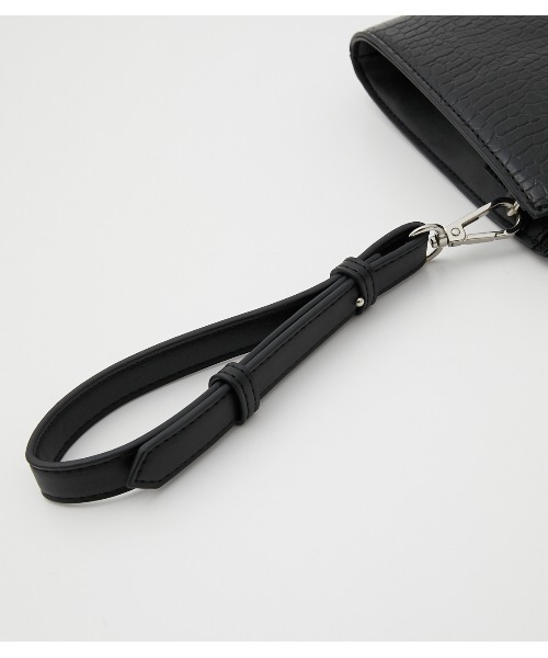 AZUL by moussy（アズールバイマウジー）の「CROCODILE EMBOSSED CLUTCH/クロコダイルエンボスクラッチ（クラッチバッグ・メンズ・ブラック・FREE）」の7枚目の写真
