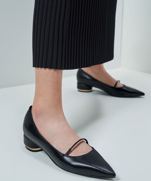 CHARLES & KEITH（チャールズ & キース）の「ポインテッドトゥ