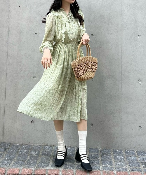 カルバンクライン 花柄タイネックプリーツシフォンミディドレス titty＆Co. PETIT by poyo（ティティーアンドコープティバイポヨ