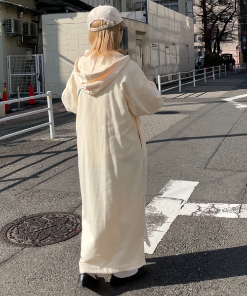 Doux archives（ドゥアルシーヴ）の「［ｗｅｂ限定］ミニ裏毛フーディーロングワンピース（ワンピース・レディース・グレー/ピンク/アイボリー・FREE）」の8枚目の写真