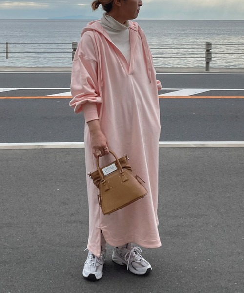 Doux archives（ドゥアルシーヴ）の「［ｗｅｂ限定］ミニ裏毛フーディーロングワンピース（ワンピース・レディース・グレー/ピンク/アイボリー・FREE）」の18枚目の写真