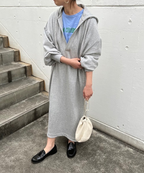 Doux archives（ドゥアルシーヴ）の「［ｗｅｂ限定］ミニ裏毛フーディーロングワンピース（ワンピース・レディース・グレー/ピンク/アイボリー・FREE）」の7枚目の写真