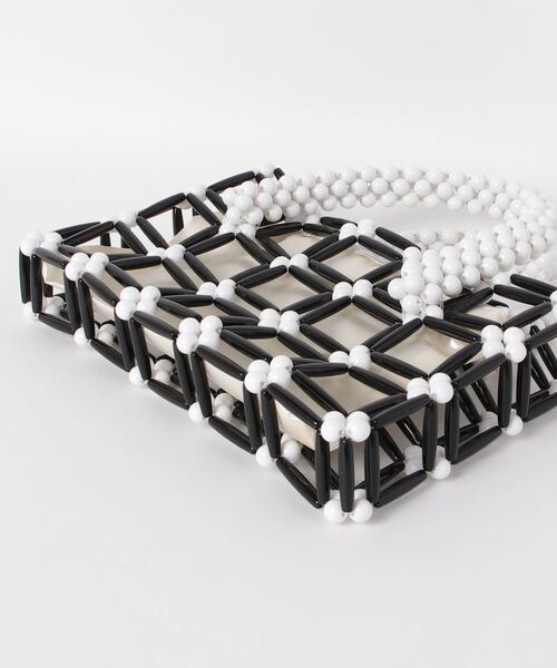 COMMON WARE（コモンウェアー）の「EM:おはなビーズバッグ ミニハンドバッグ（ハンドバッグ・レディース・ホワイト/ブラック/ベージュ・FREE）」の5枚目の写真