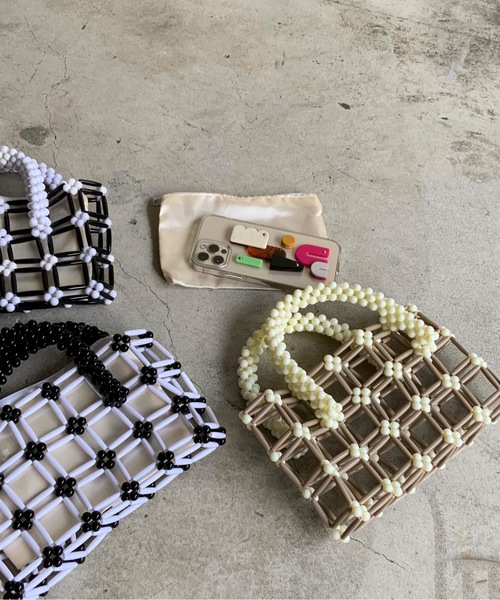 COMMON WARE（コモンウェアー）の「EM:おはなビーズバッグ ミニハンドバッグ（ハンドバッグ・レディース・ホワイト/ブラック/ベージュ・FREE）」の9枚目の写真