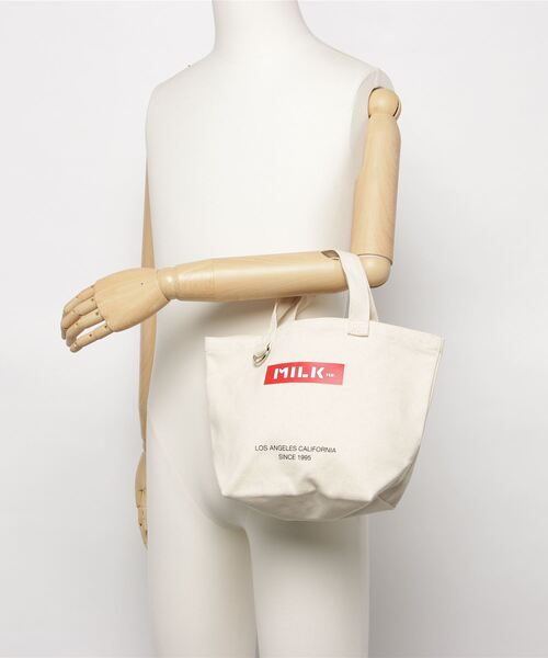 MILKFED.(ミルクフェド)の「LIFE STYLE|MILKFED. LUNCH TOTE RED(トートバッグ・レディース・ホワイト/ブラック・ONE SIZE)」の5枚目の写真