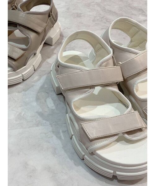 dazzlin（ダズリン）の「ペールカラースポサン（サンダル・レディース・ベージュ/オフホワイト・MEDIUM/LARGE）」の5枚目の写真