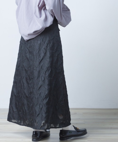 OMNES（オムネス）の「フラワージャガードAラインスカート（スカート・レディース・ホワイト/ブラック/パープル・FREE）」の14枚目の写真