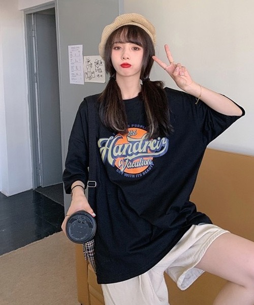 BASQUE magenta（バスクマゼンタ）の「ヴィンテージデザインプリントビッグシルエットTシャツ（Tシャツ/カットソー・レディース・ホワイト/ブラック/パープル/ブルー/ホワイト系・FREE）」の9枚目の写真