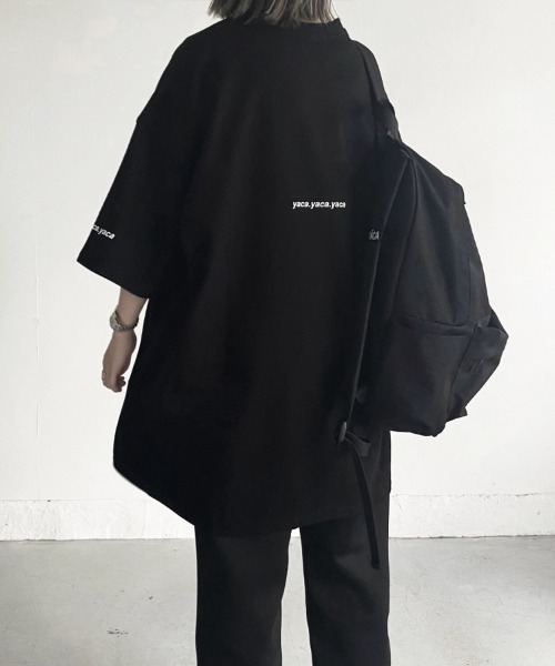 YACA（ヤーカ）の「yaca mini logo tee/ヤーカミニロゴT【unisex item】（Tシャツ/カットソー・レディース・ホワイト/ブラック・FREE）」の5枚目の写真