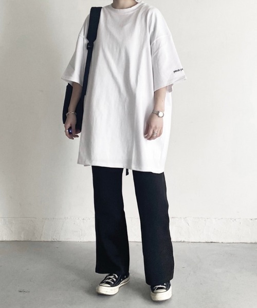 YACA（ヤーカ）の「yaca mini logo tee/ヤーカミニロゴT【unisex item】（Tシャツ/カットソー・レディース・ホワイト/ブラック・FREE）」の3枚目の写真