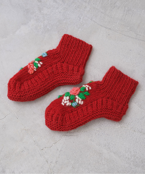 CHILD WOMAN（チャイルドウーマン）の「ネパールギルボックス刺繍ルームソックス（ソックス/靴下・レディース・アイボリー/レッド・FREE）」の3枚目の写真