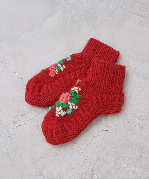 CHILD WOMAN（チャイルドウーマン）の「ネパールギルボックス刺繍ルームソックス（ソックス/靴下・レディース・アイボリー/レッド・FREE）」の4枚目の写真