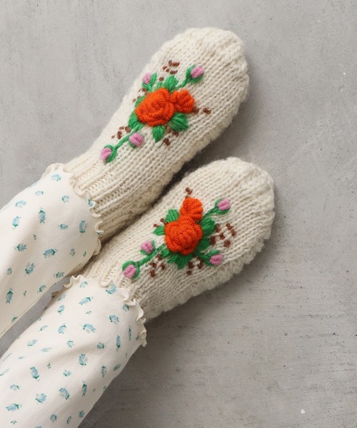 CHILD WOMAN（チャイルドウーマン）の「ネパールギルボックス刺繍ルームソックス（ソックス/靴下・レディース・アイボリー/レッド・FREE）」の10枚目の写真