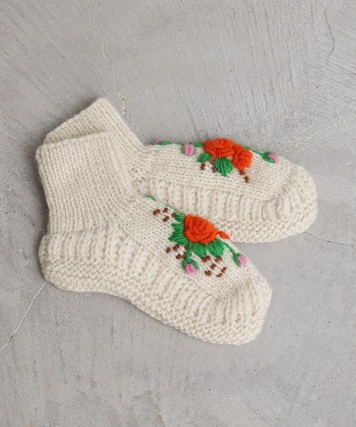 CHILD WOMAN（チャイルドウーマン）の「ネパールギルボックス刺繍ルームソックス（ソックス/靴下・レディース・アイボリー/レッド・FREE）」の8枚目の写真