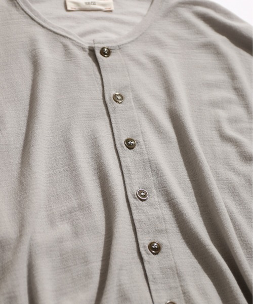And A（アンドエー）の「unfil アンフィル / superfine merino crape-jersey cardigan スーパーファインメリノ クレープジャージー カーディガン（アンサンブル可能） / WWFL-UW125（カーディガン/ボレロ・レディース・ライトグレー/ブラック・1）」の5枚目の写真