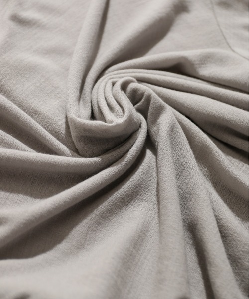 And A（アンドエー）の「unfil アンフィル / superfine merino crape-jersey cardigan スーパーファインメリノ クレープジャージー カーディガン（アンサンブル可能） / WWFL-UW125（カーディガン/ボレロ・レディース・ライトグレー/ブラック・1）」の8枚目の写真