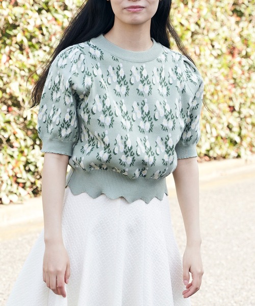 Hamble by Par Avion（ハンブルバイパラビオン）の「フラワーショートニット（ニット/セーター・レディース・グリーン/アイボリー・ONESIZE）」の6枚目の写真