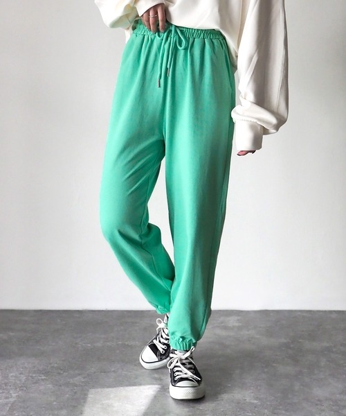 Riberry(リベリー)の「カラースウェットパンツ(スウェットパンツ・レディース・ホワイト/パープル/ピンク/オレンジ/グリーン/グレー・MEDIUM)」の1枚目の写真