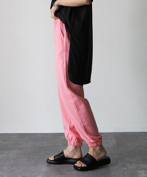 Riberry(リベリー)の「カラースウェットパンツ(スウェットパンツ・レディース・ホワイト/パープル/ピンク/オレンジ/グリーン/グレー・MEDIUM)」の17枚目の写真