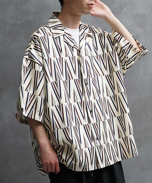 JOKER（ジョーカー）の「【JOKER】総柄プリント オーバーサイズオープンカラー半袖シャツ メンズ ルーズアロハシャツ ビッグシルエット トップス 開襟 春服（シャツ/ブラウス・メンズ・レッド/ホワイト/ダークネイビー/ベージュ/グリーン/オフホワイト/ブラック/ブラウン/ブルー/ネイビー/モカ/チャコールグレー/ライトグリーン/ライトホワイト/ライトブラック/クリーム/ブラックミックス/マルチ/ブラック系その他2/ホワイト系その他/ブラック系その他/ブラック系その他3・M/L）」の4枚目の写真